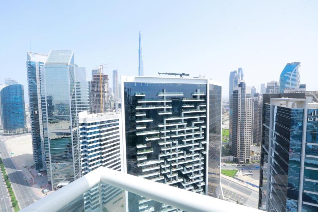Damac Maison Prive Deluxe Studio With Burj-Khalifa View ดูไบ ภายนอก รูปภาพ