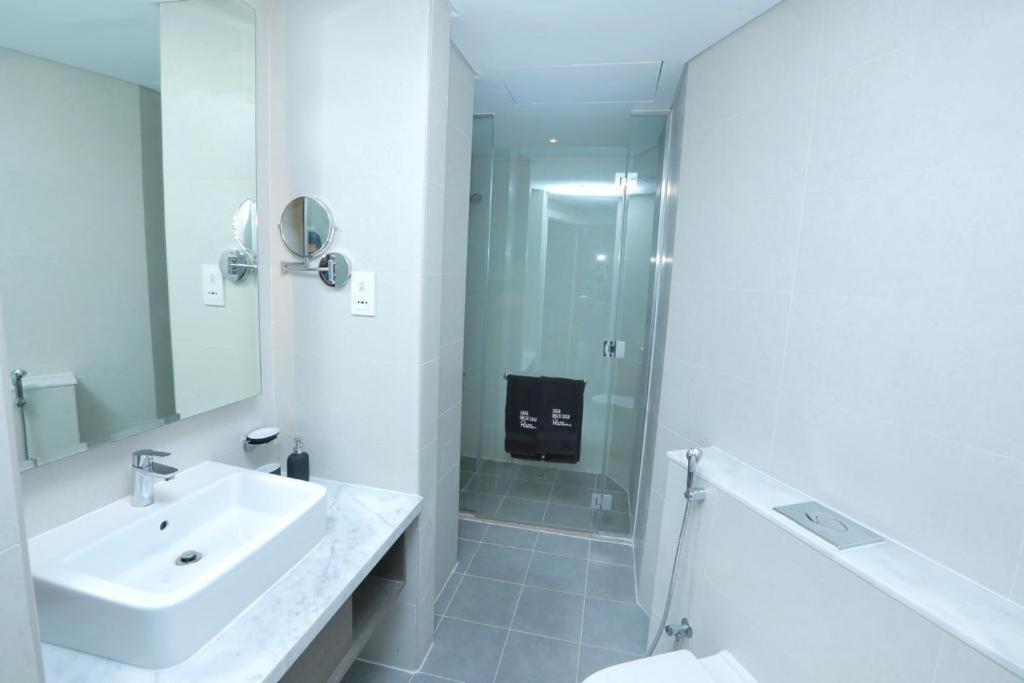 Damac Maison Prive Deluxe Studio With Burj-Khalifa View ดูไบ ภายนอก รูปภาพ